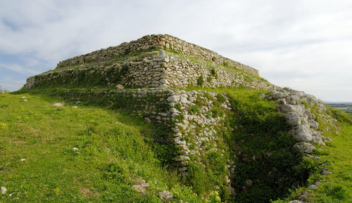 Сардинский зиккурат Б.jpg